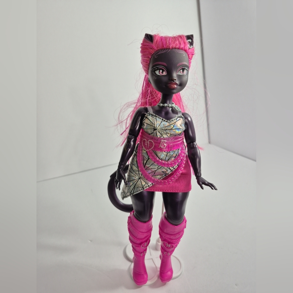 Monster High Catty Noir Fashion Doll